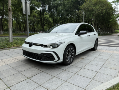Volkswagen Golf 2021 car image 