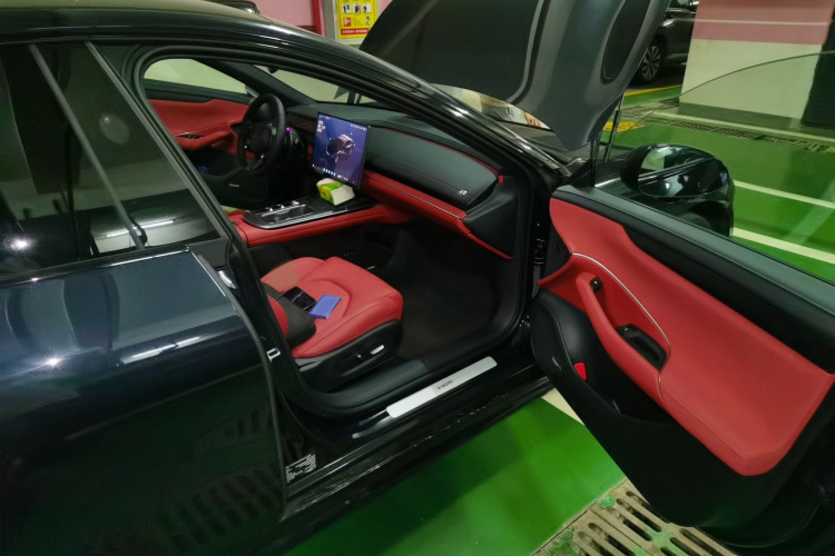 MI SU7 2025 imagem de carro #25