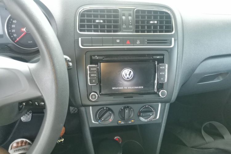 Volkswagen Polo 2014 #13 Volkswagen Polo 2014 car image #13