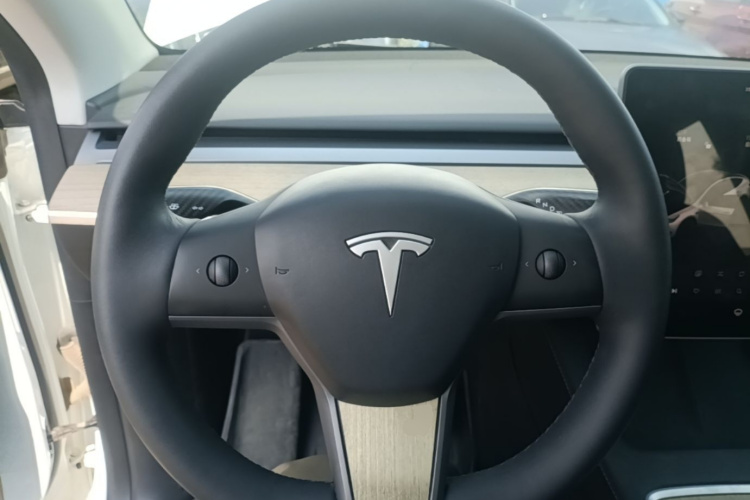Tesla Model Y 2023 #11 Tesla Model Y 2023 immagine di auto #11