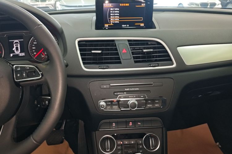 Audi Q3 2018 #20 Audi Q3 2018 car image #20