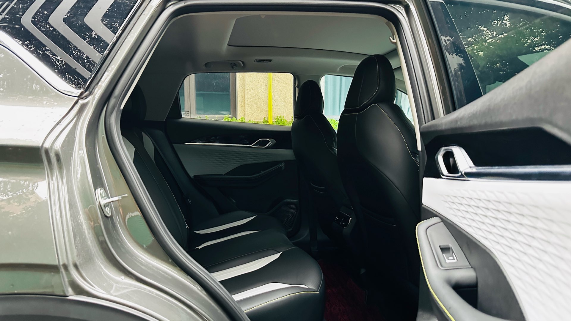 GEELY Coolray 2023 car image #7