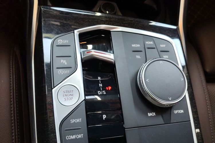 BMW 3 Series 2023 car image #18