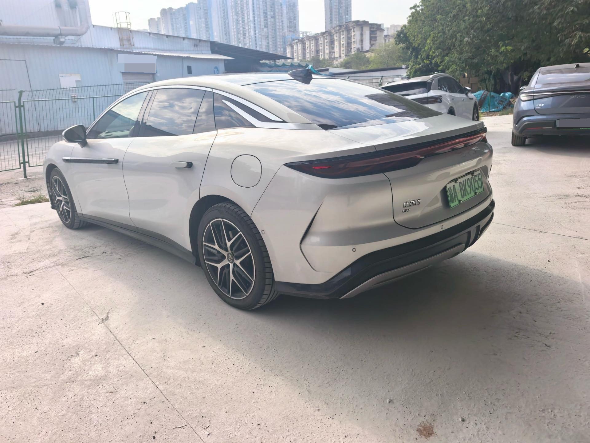 BYD HanL 2025 car image #7