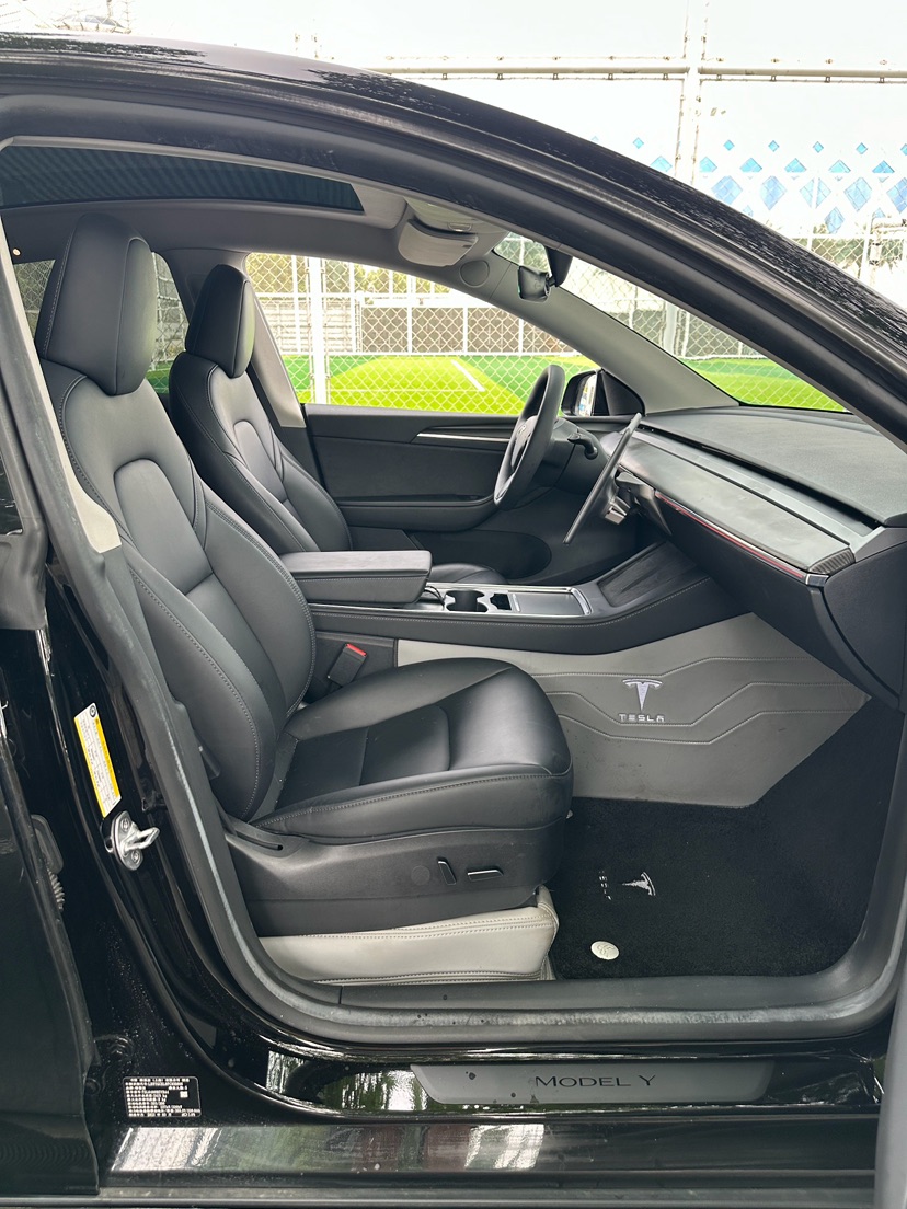 Tesla Model Y 2023 car image #8