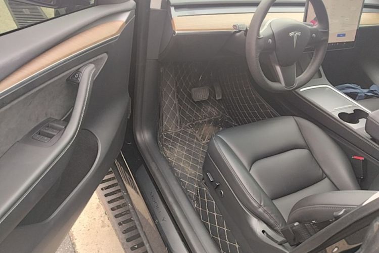 Tesla Model Y 2021 #16 Tesla Model Y 2021 car image #16