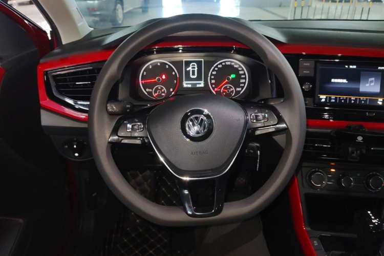 Volkswagen Polo 2020 car image #11