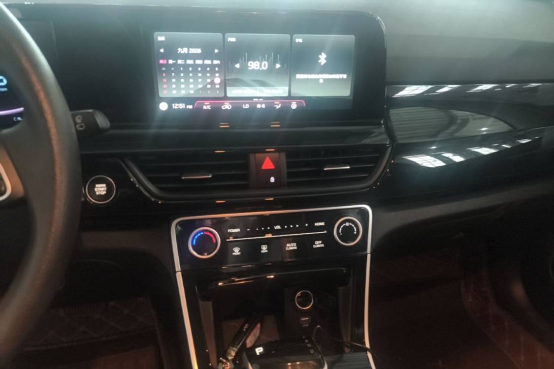 Kia Seltos 2025 car image #19