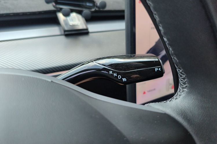 Tesla Model Y 2024 car image #14