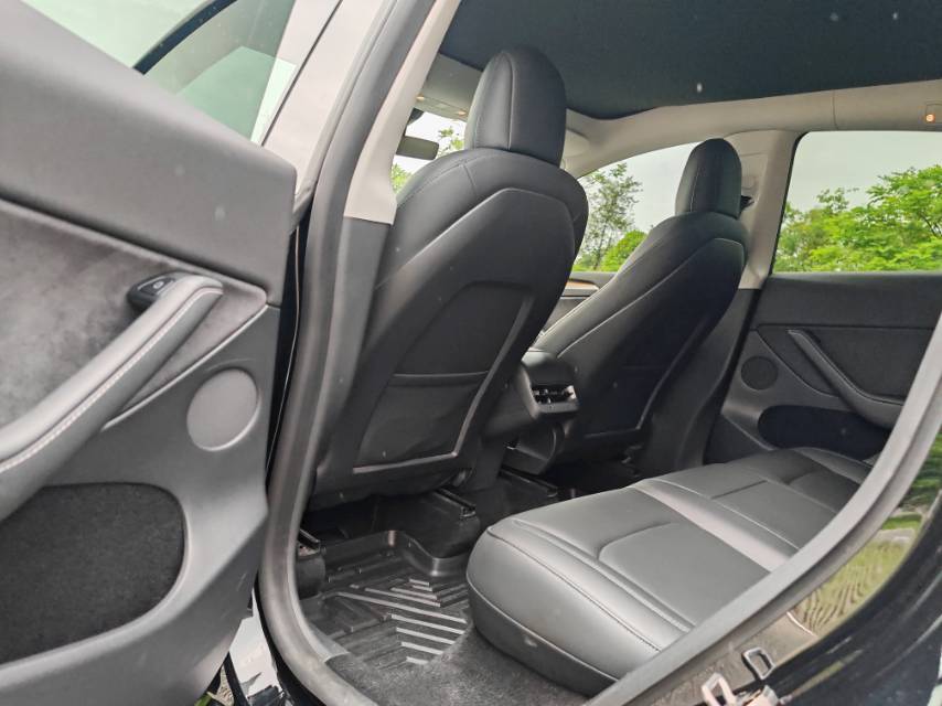 Tesla Model Y 2021 #12 Tesla Model Y 2021 car image #12