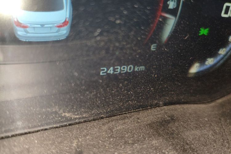 GEELY Emgrand 2018 car image #8