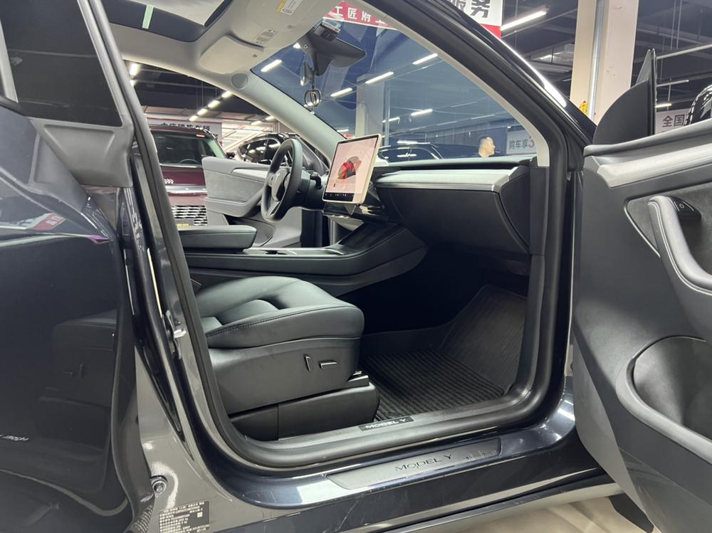 Tesla Model Y 2024 #10 Tesla Model Y 2024 immagine di auto #10
