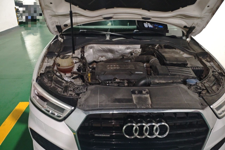 Audi Q3 2018 immagine di auto #28