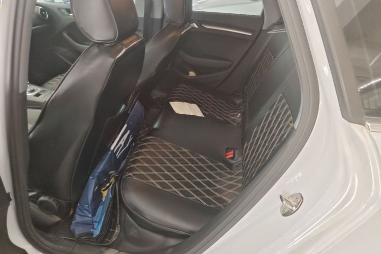 Audi A3 2018 car image #17