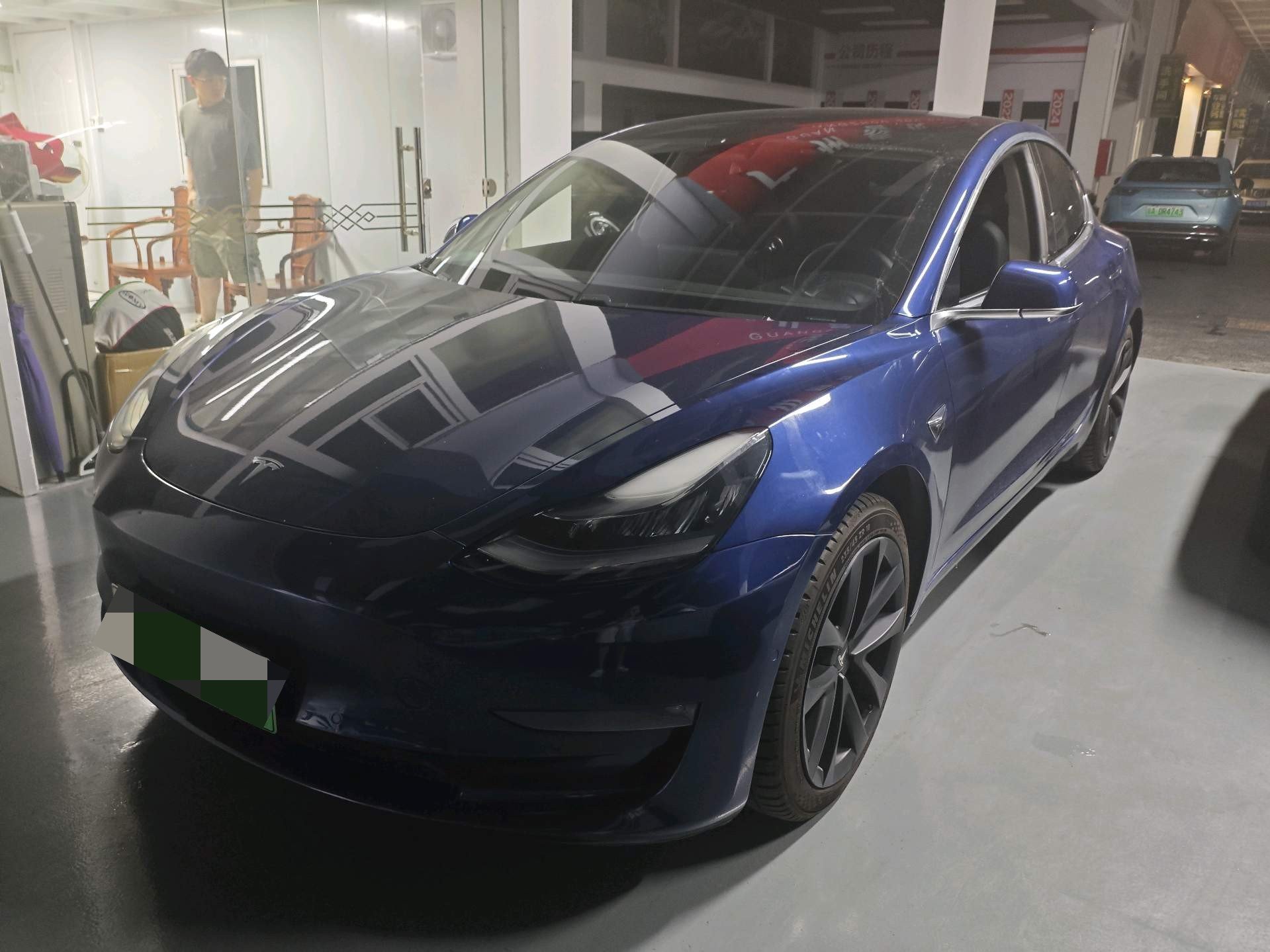 Tesla Model 3 2020 car image 