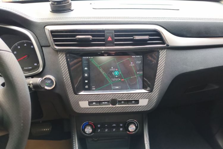 MG ZS 2019 car image #17