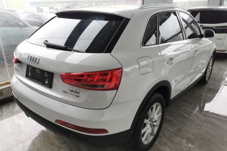 Audi Q3 2015 car image #7