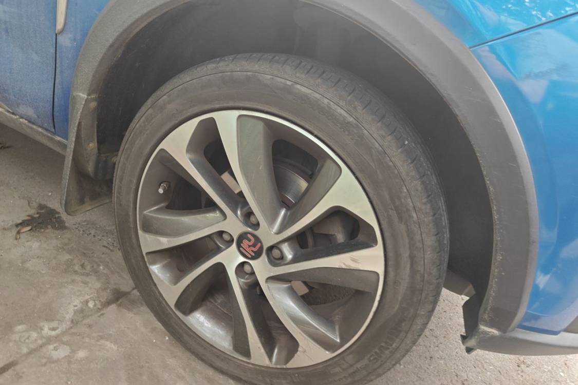 BYD Yuan 2016 #9 BYD Yuan 2016 car image #9