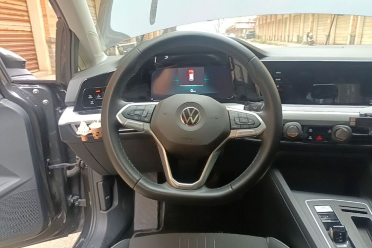 Volkswagen Golf 2021 car image #11
