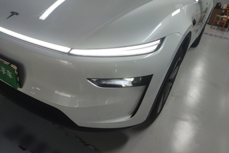 Tesla Model Y 2026 car image #23