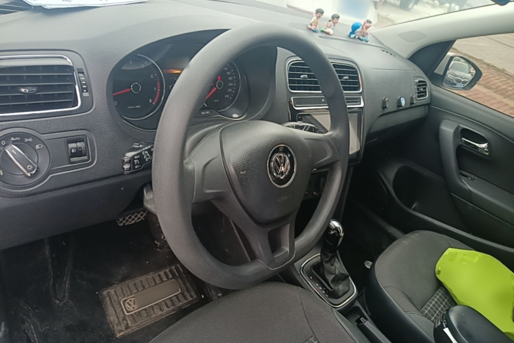 Volkswagen Polo 2014 #11 Volkswagen Polo 2014 car image #11