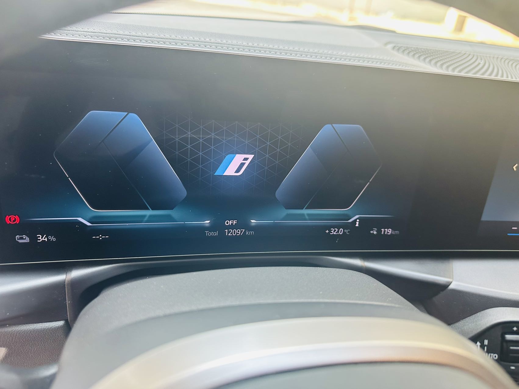 BMW i3 2025 car image #7