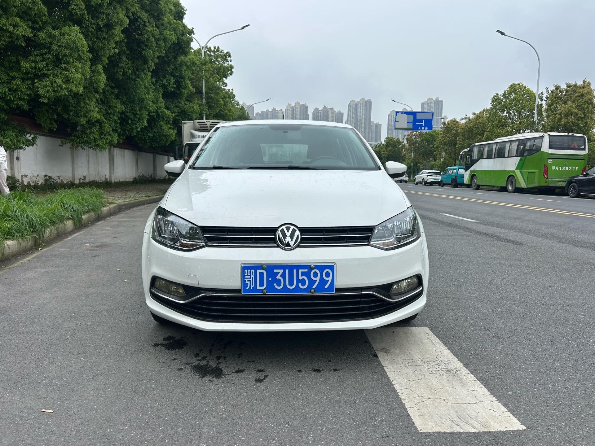 Volkswagen Polo 2016 car image #2