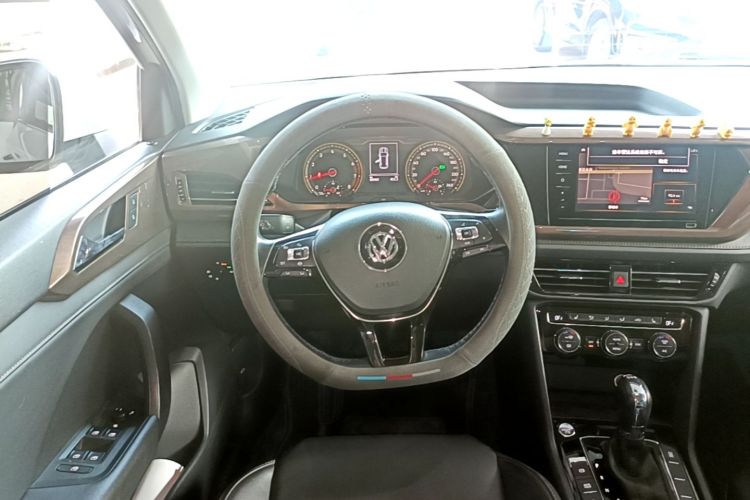 Volkswagen Tharu 2019 car image #11
