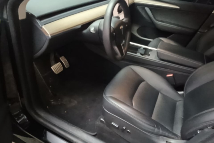 Tesla Model Y 2021 #16 Tesla Model Y 2021 car image #16