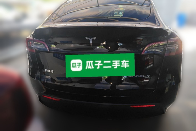 Tesla Model Y 2023 #4 Tesla Model Y 2023 car image #4