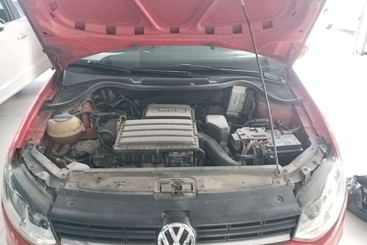 Volkswagen Polo 2015 car image #20