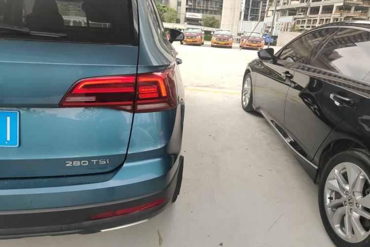 Volkswagen Tharu 2021 car image #8