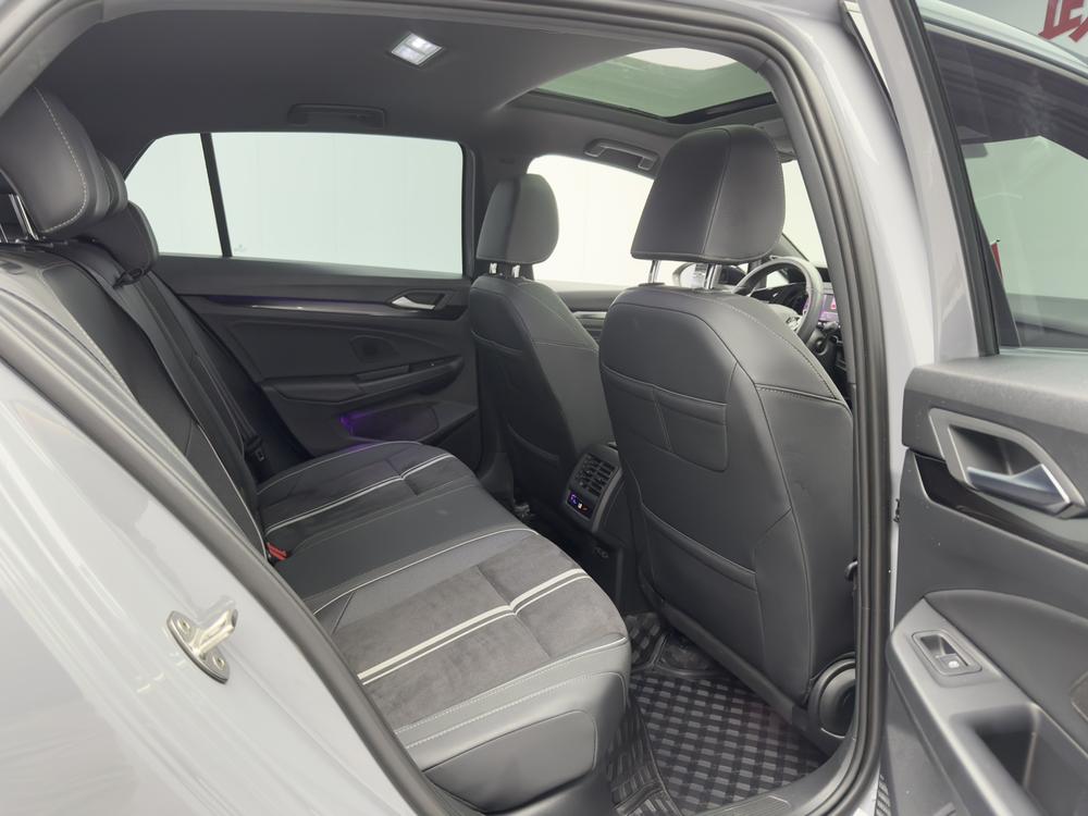 Volkswagen Golf 2023 #27 Volkswagen Golf 2023 صورة سيارة #27