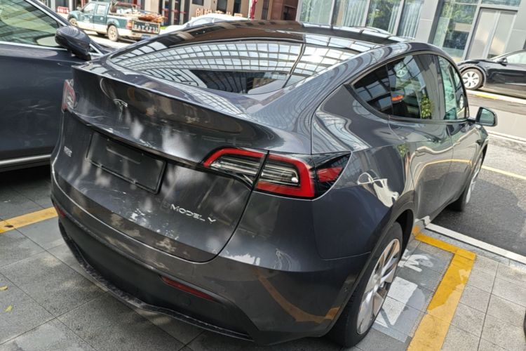 Tesla Model Y 2022 #5 Tesla Model Y 2022 immagine di auto #5
