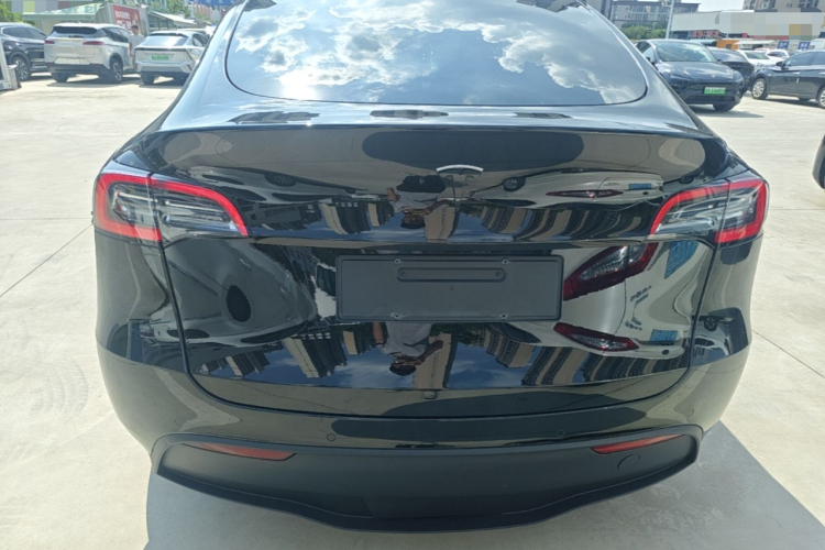 Tesla Model Y 2023 #6 Tesla Model Y 2023 immagine di auto #6