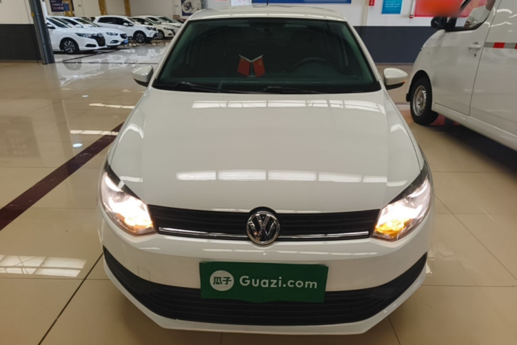 Volkswagen Polo 2015 car image #3
