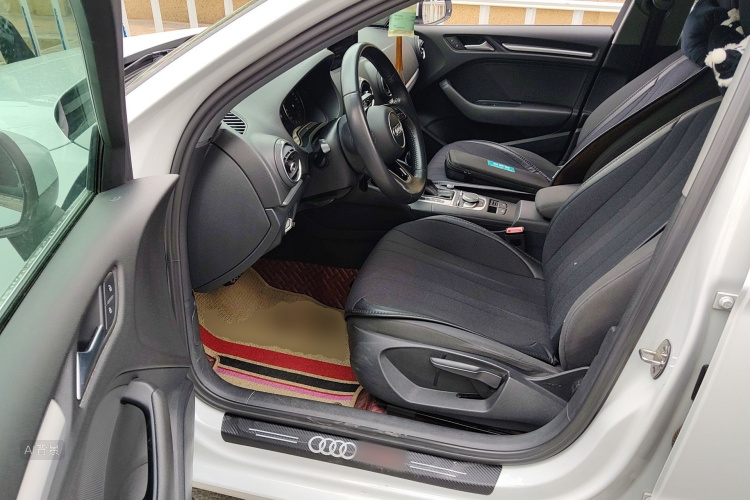 Audi A3 2018 immagine di auto #18