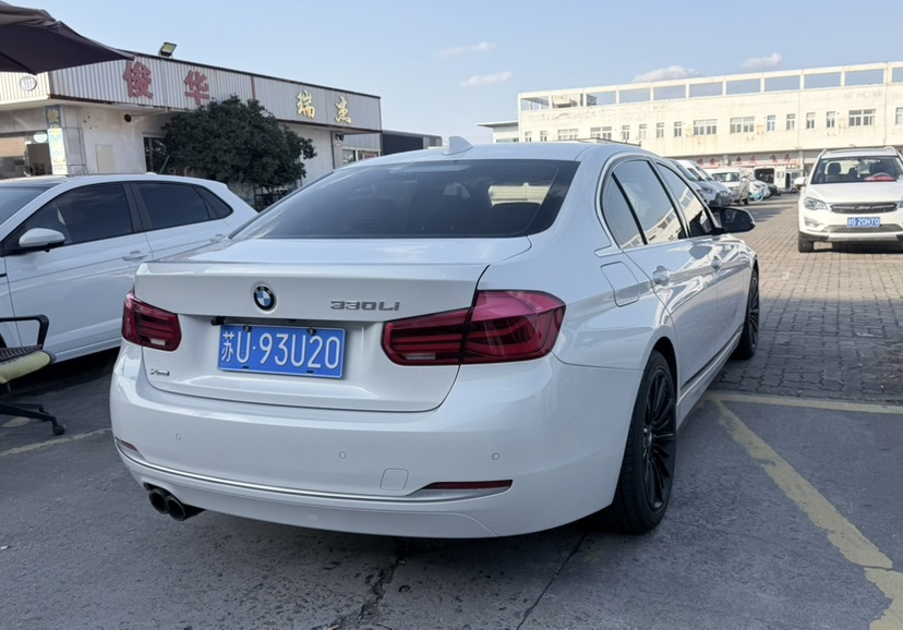 BMW 3 Series 2018 car image #4