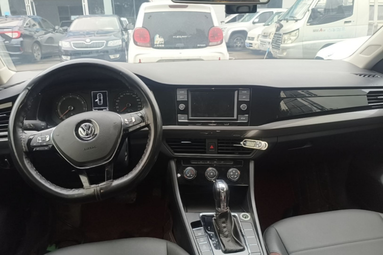 Volkswagen Bora 2020 car image #10