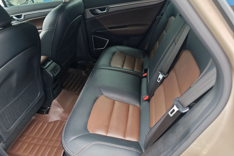 GEELY Emgrand GS 2017 car image #17