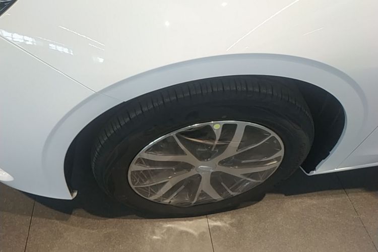 GEELY Emgrand 2026 car image #9
