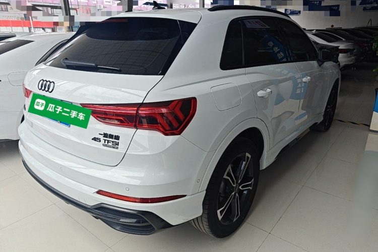 Audi Q3 2023 car image #7
