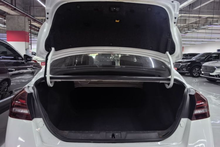 GEELY Emgrand 2021 #19 GEELY Emgrand 2021 car image #19