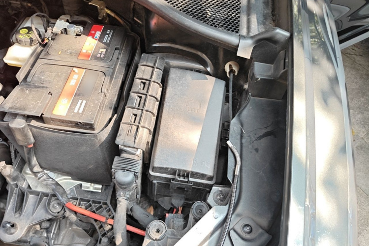 Audi Q3 2022 car image #23