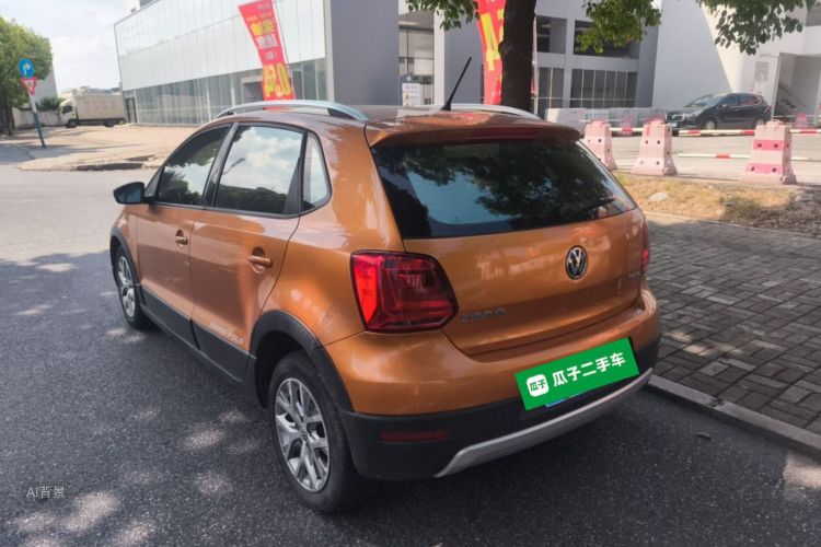 Volkswagen Polo 2015 car image #5