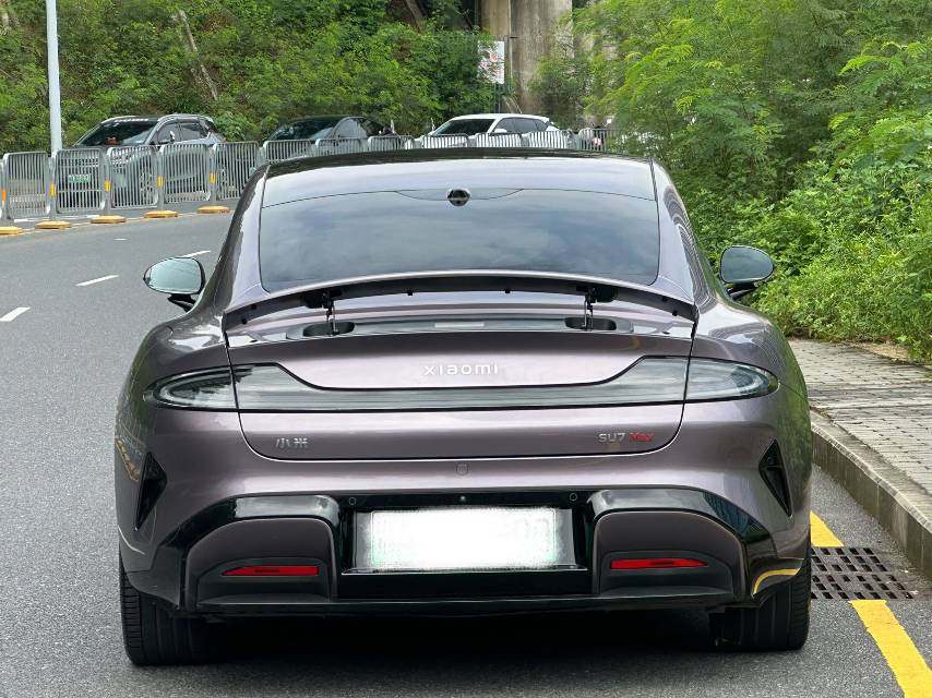 MI SU7 2025 imagen de coche #14