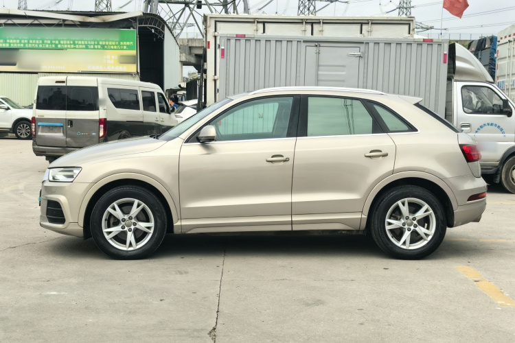 Audi Q3 2017 immagine di auto #8