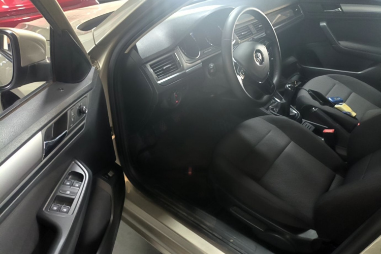 Volkswagen Bora 2019 car image #16