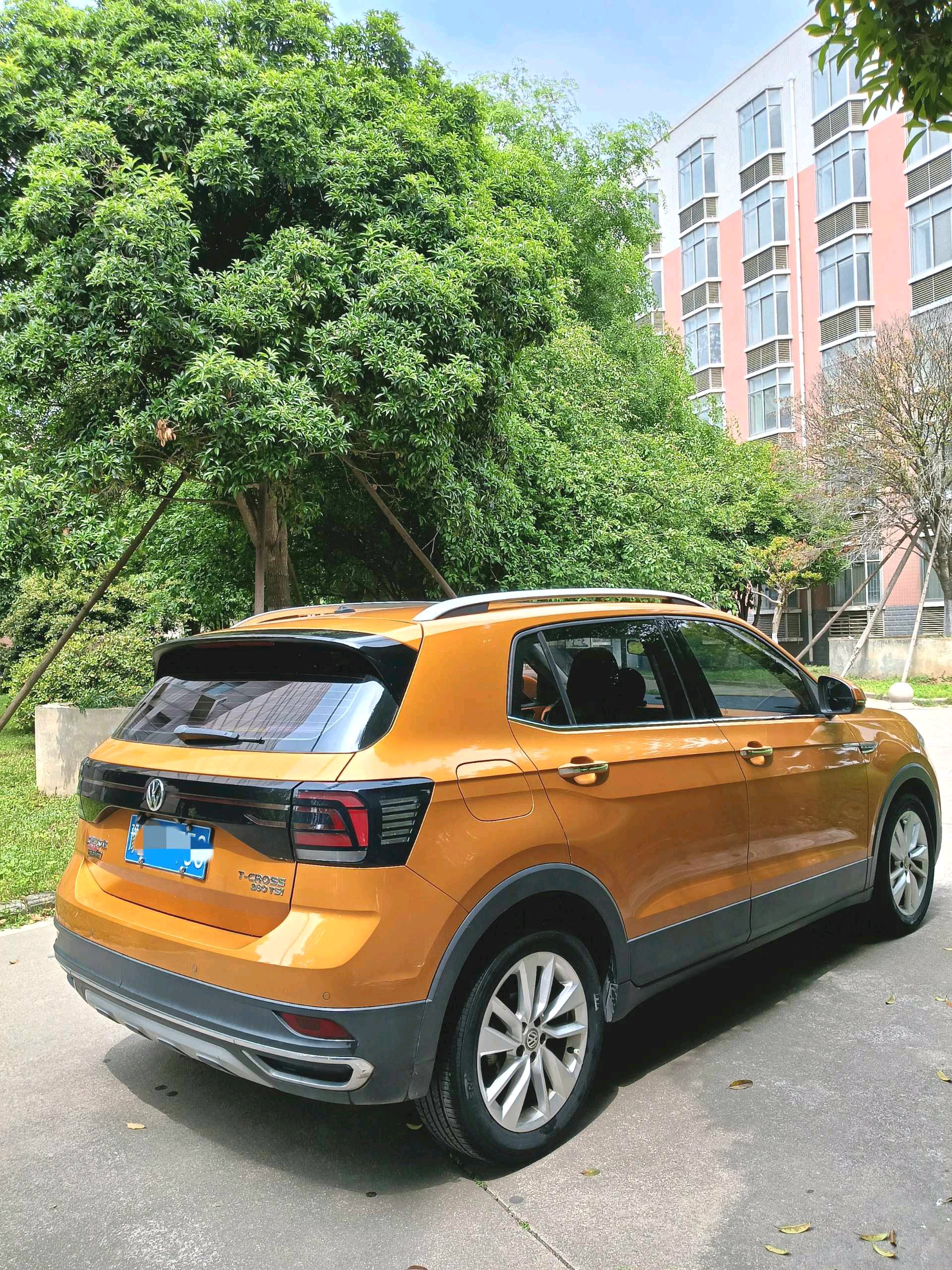 Volkswagen T-Cross 2019 immagine di auto #9