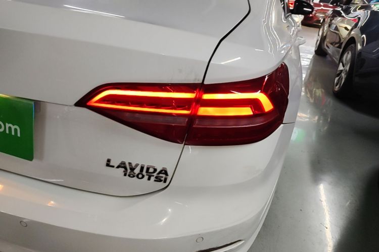 Volkswagen Lavida 2019 car image #8